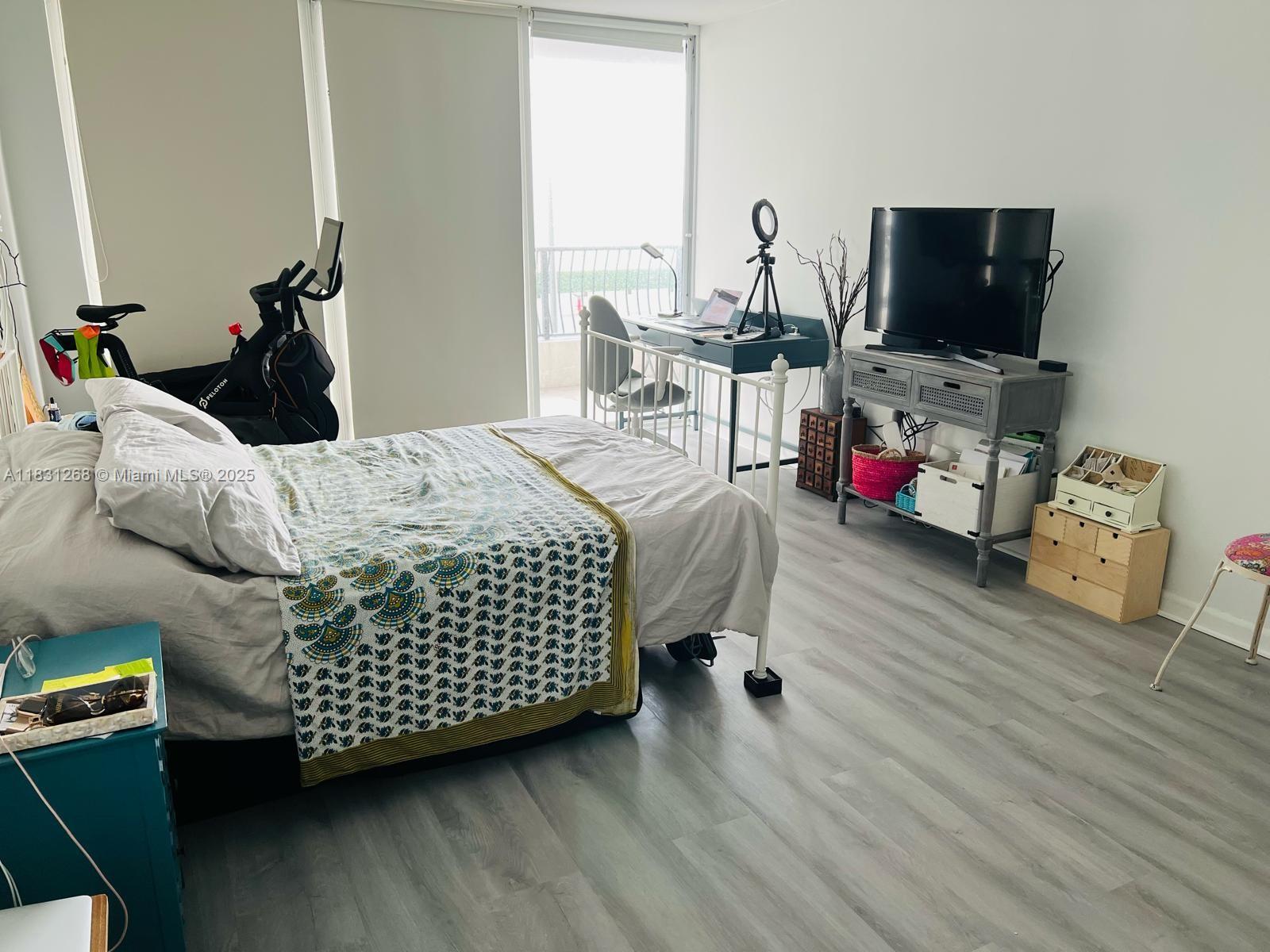 VENETIA CONDO - Residential