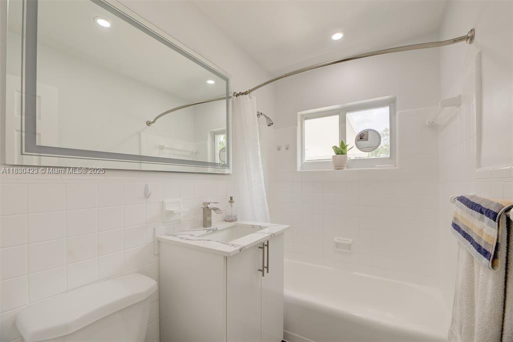 FT LAUDERDALE B-40 - Residential Lease