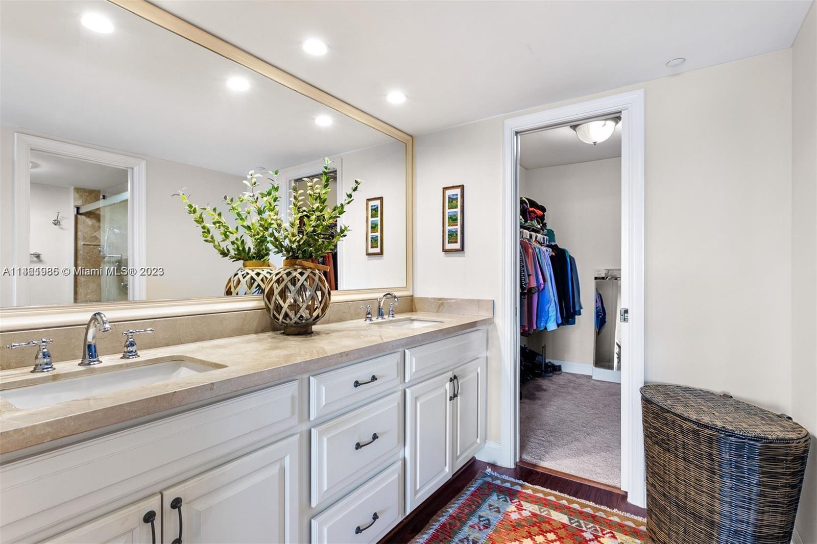 TEQUESTA TOWERS CONDO - Residential