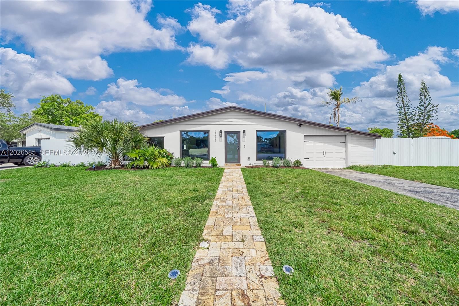 9265 Martinique Dr
