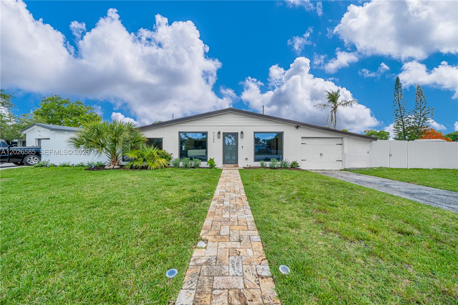 9265 Martinique Dr