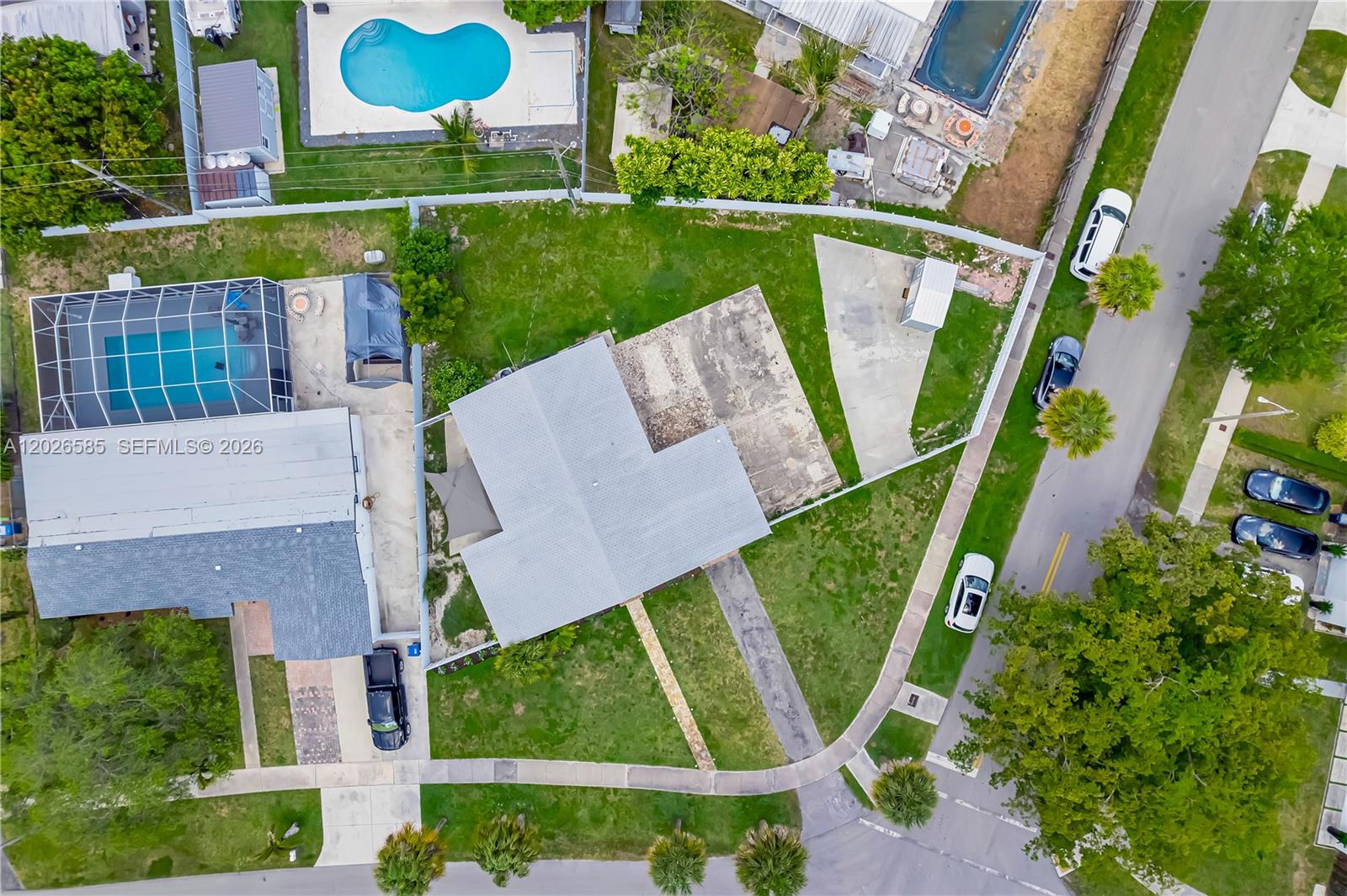 PINE TREE MANOR SEC 2 - Residential