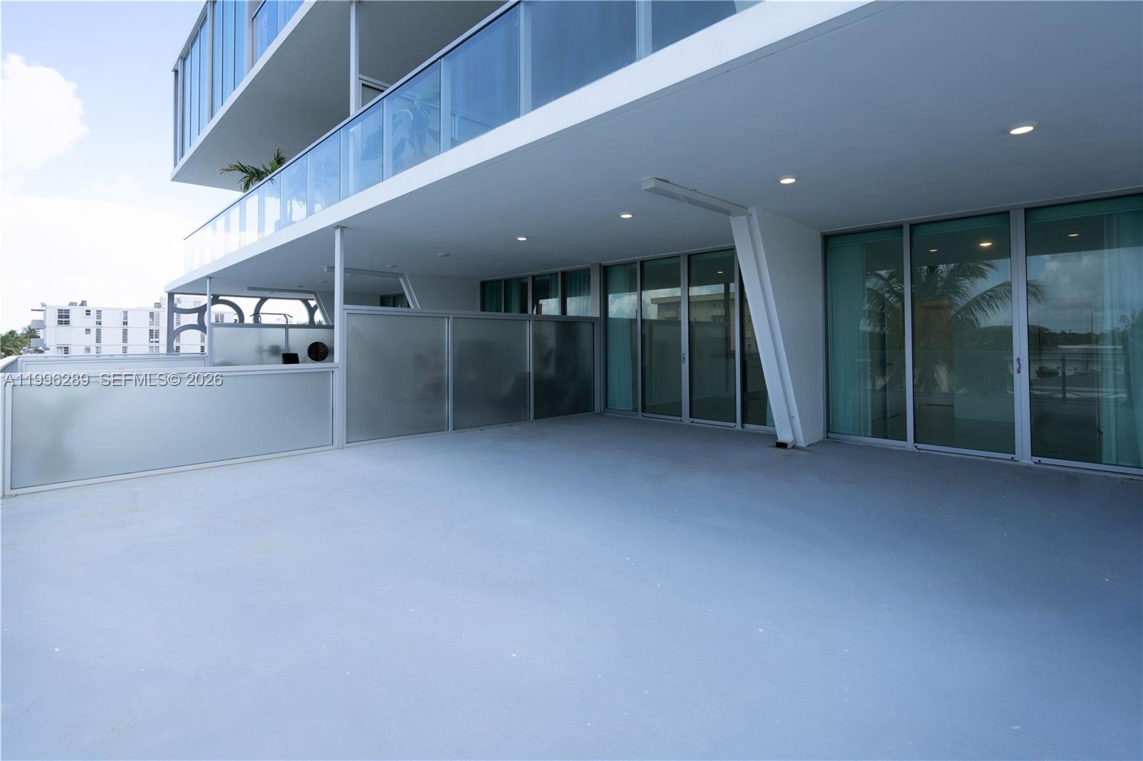 8425 Crespi Blvd 302