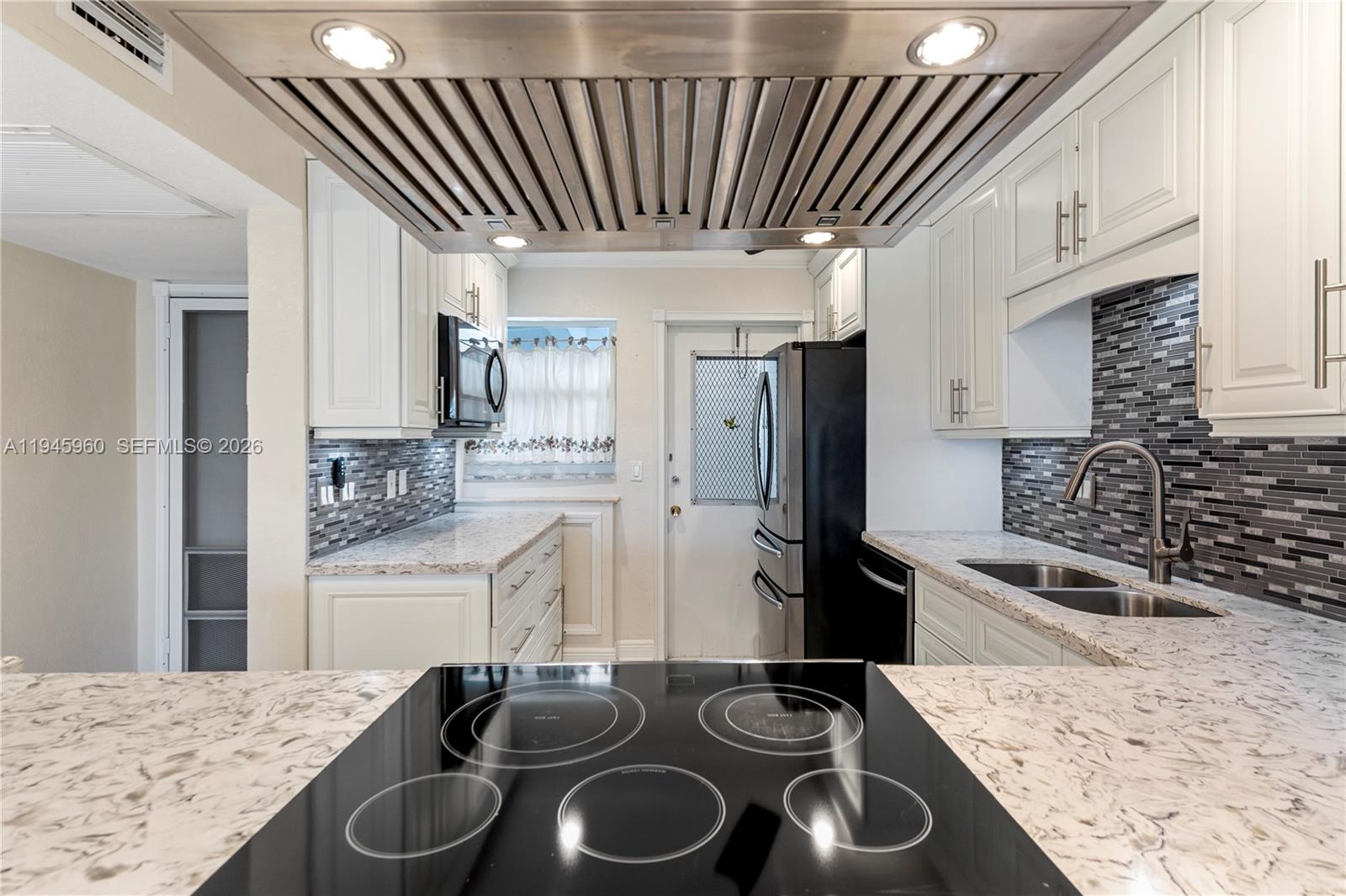 SECOND GULFSTREAM GARDEN - Residential