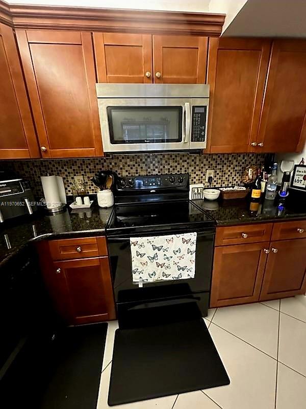 RACQUET CLUB APARTMENTS A - Residential