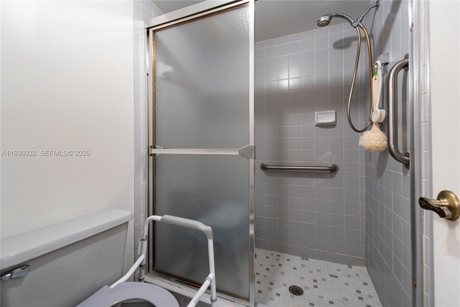 LAKES OF CARRIAGE HILLS - Residential