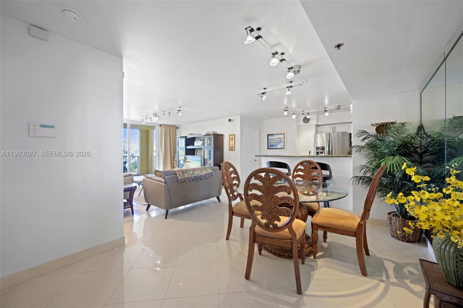 THE YACHT CLUB AT AVENTURA - Residential