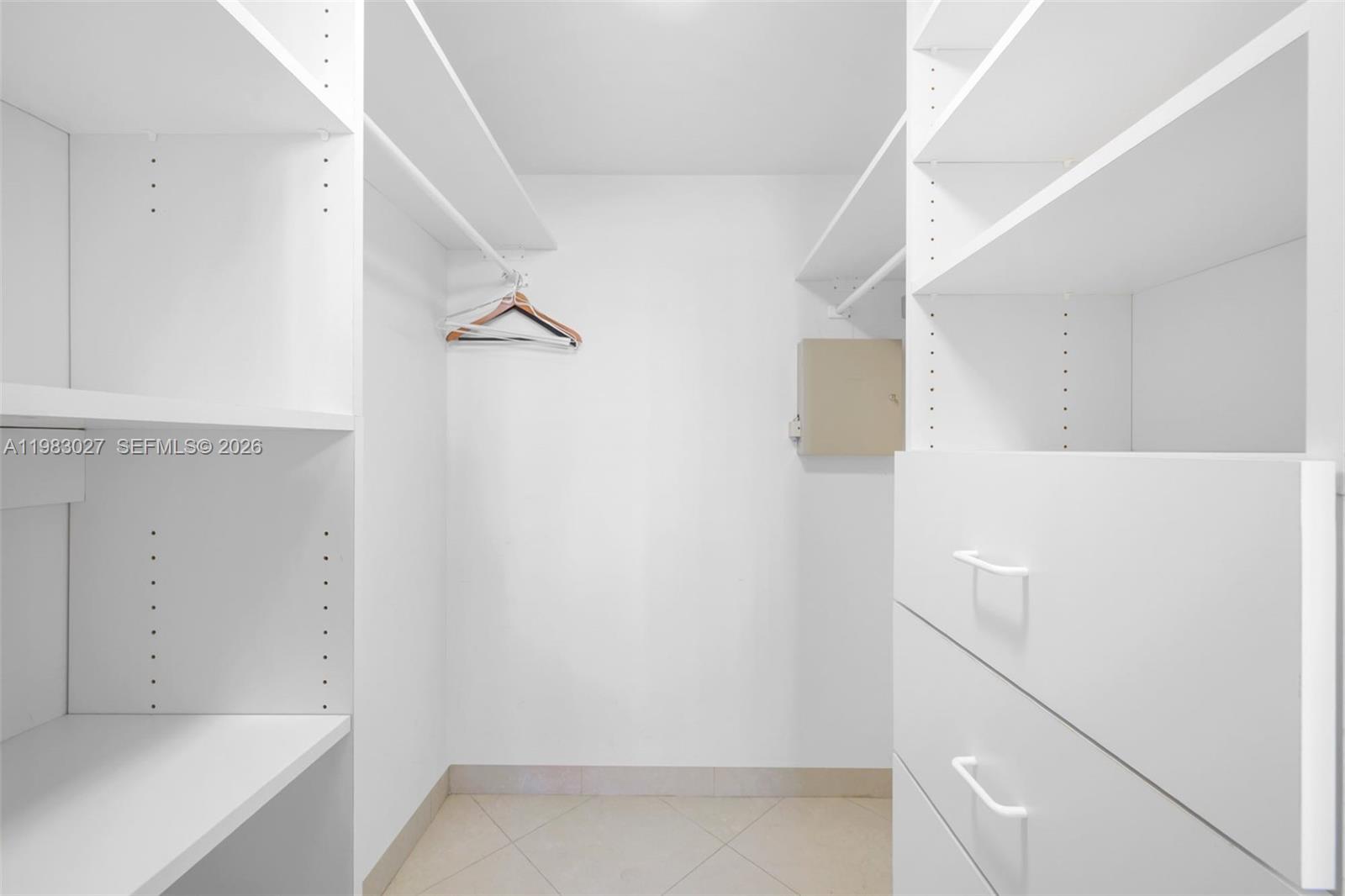 THE YACHT CLUB AT AVENTURA - Residential