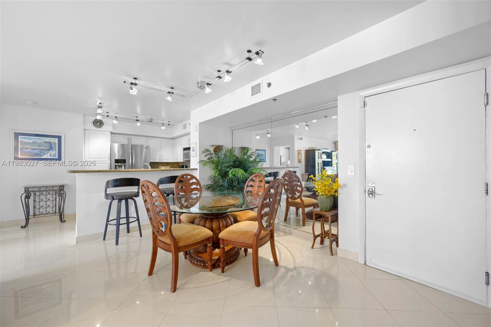 THE YACHT CLUB AT AVENTURA - Residential