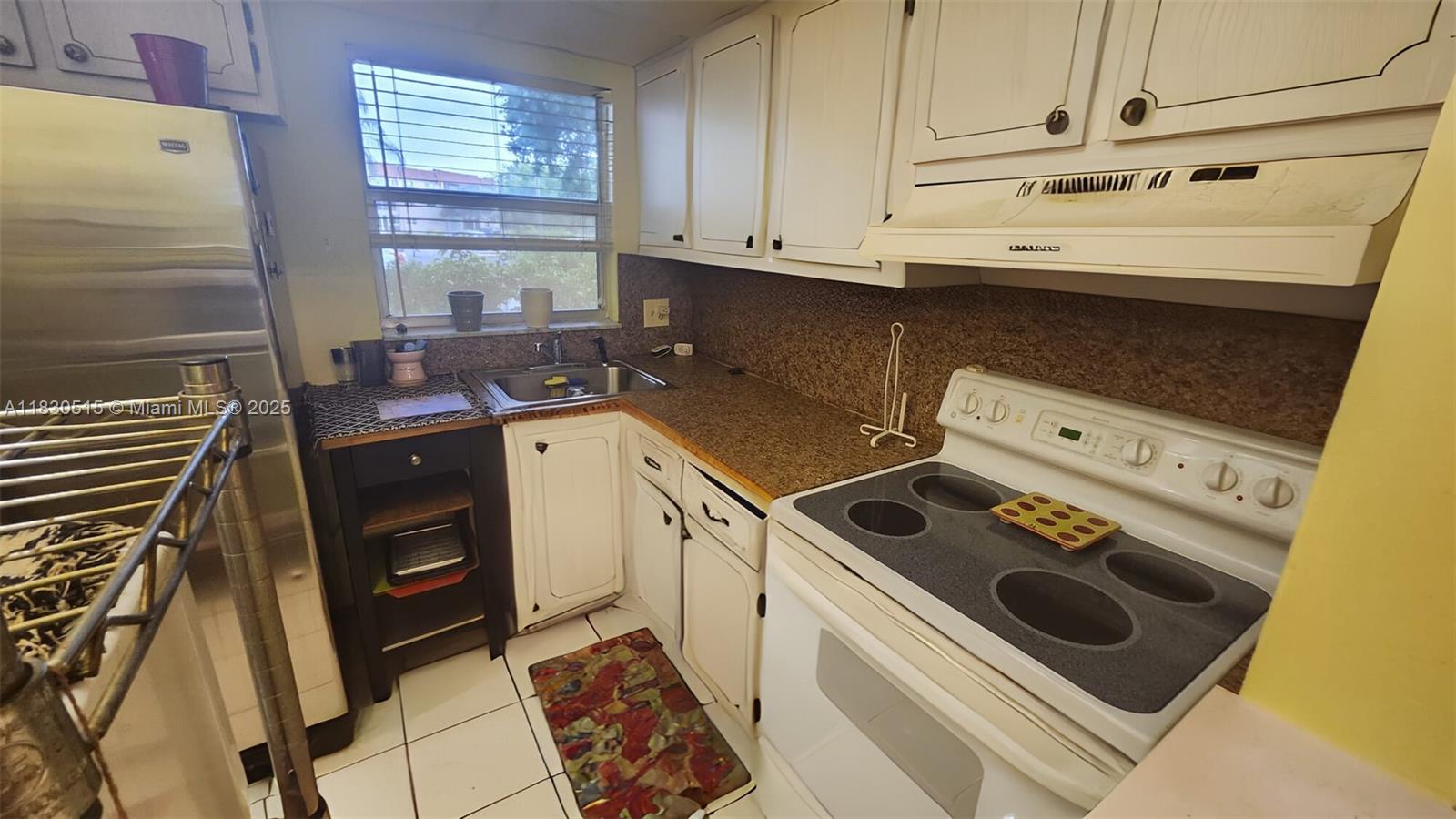8861 Sunrise Lakes Blvd 106