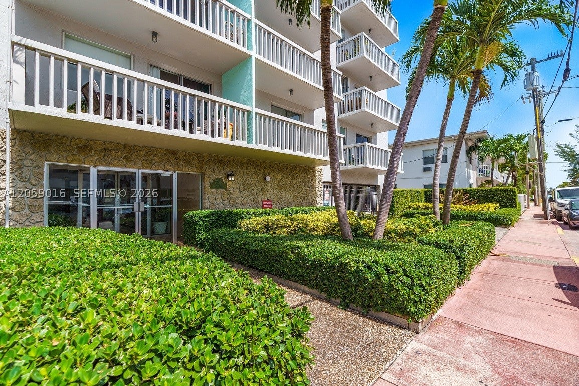 7620 Carlyle Ave 206, Miami Beach FL 33141