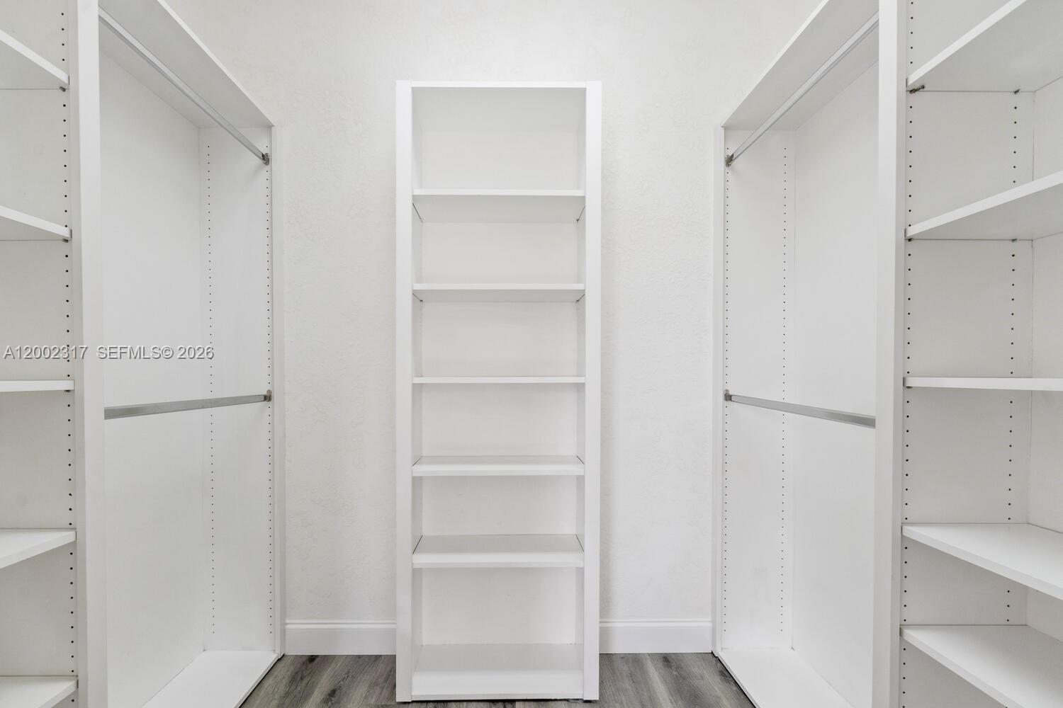 CATALINA LAKES - Residential Lease