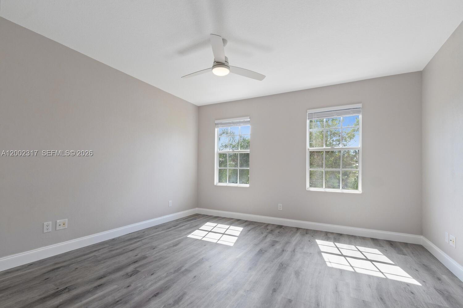 CATALINA LAKES - Residential Lease