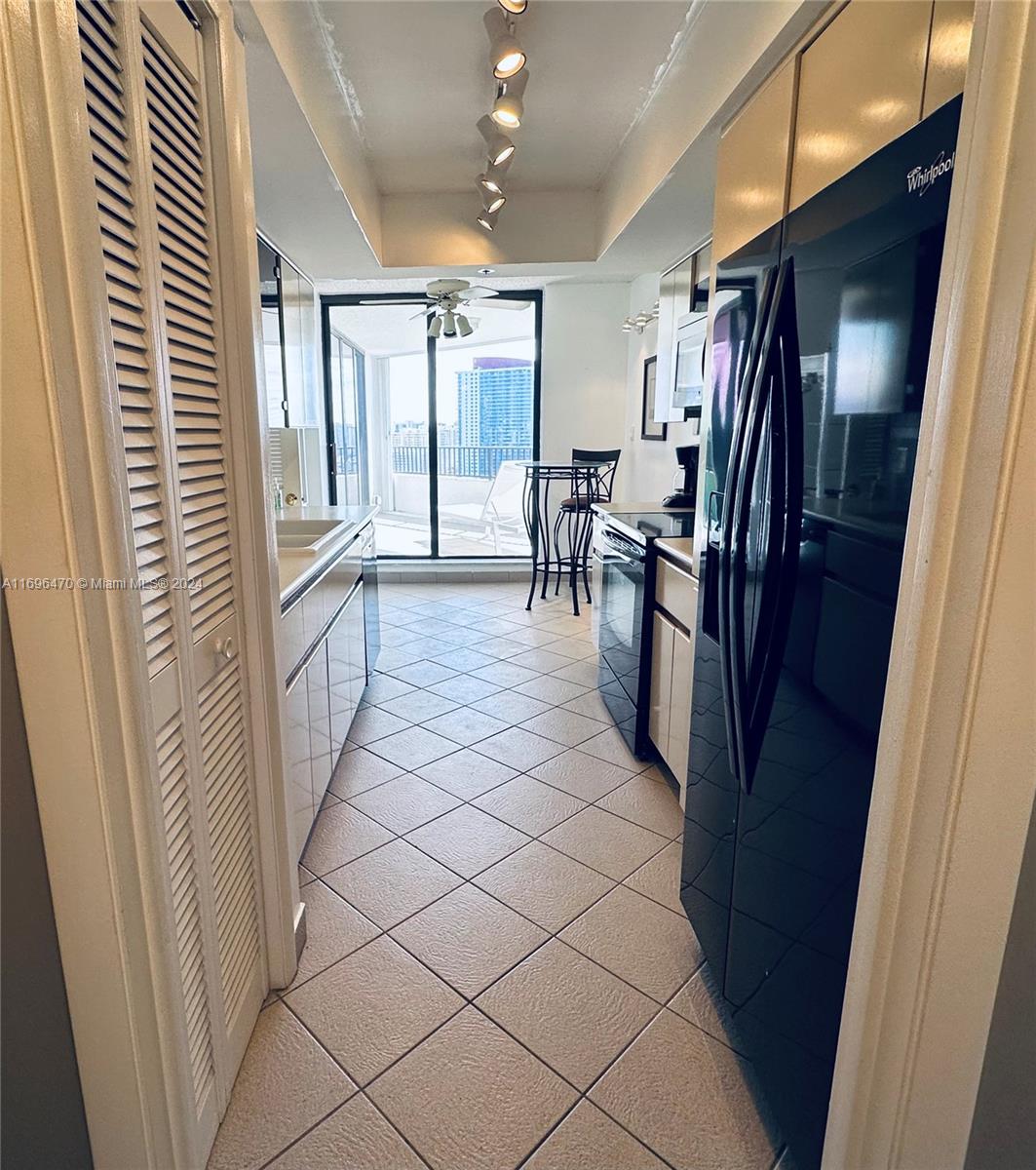 ANCHOR BAY CLUB CONDO - Residential