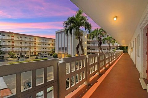 4000 NW 44th Ave 203 Lauderdale Lakes FL 33319