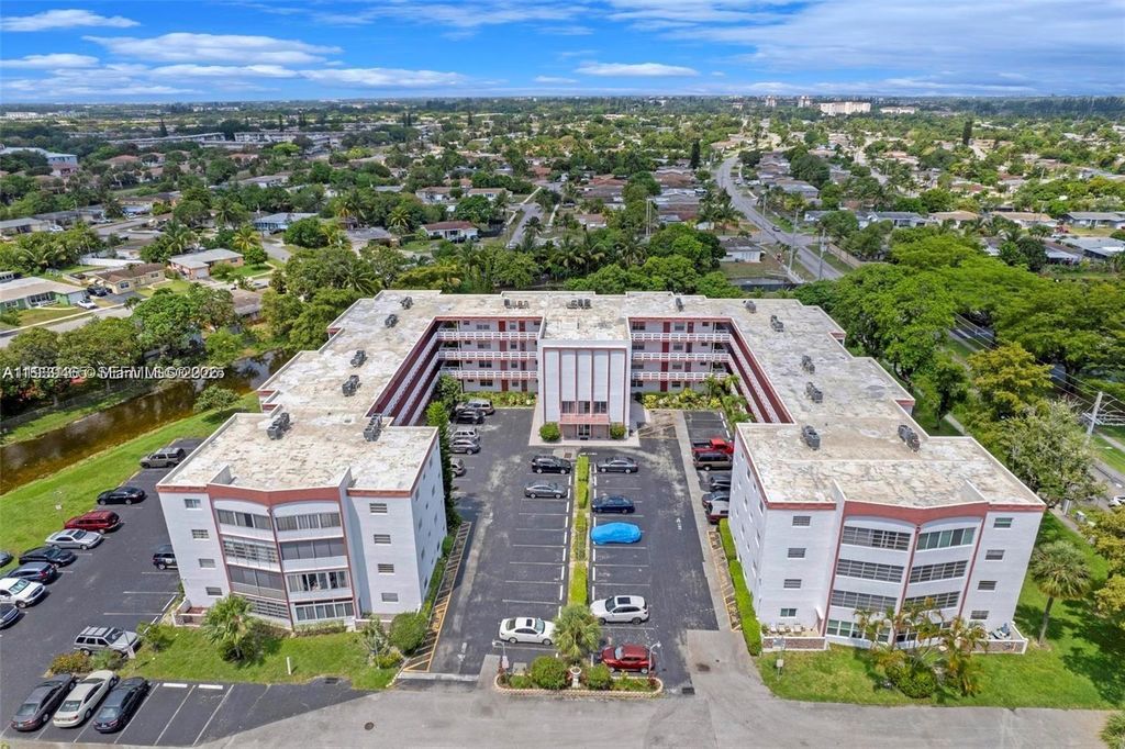 Photo of 4000 NW 44th Ave #203, Lauderdale Lakes, FL 33319 (MLS # A11939465)