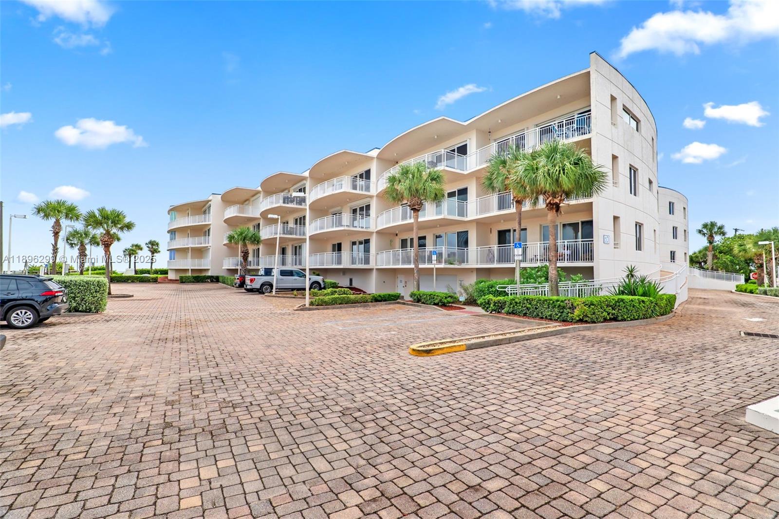 601 N Miramar 107