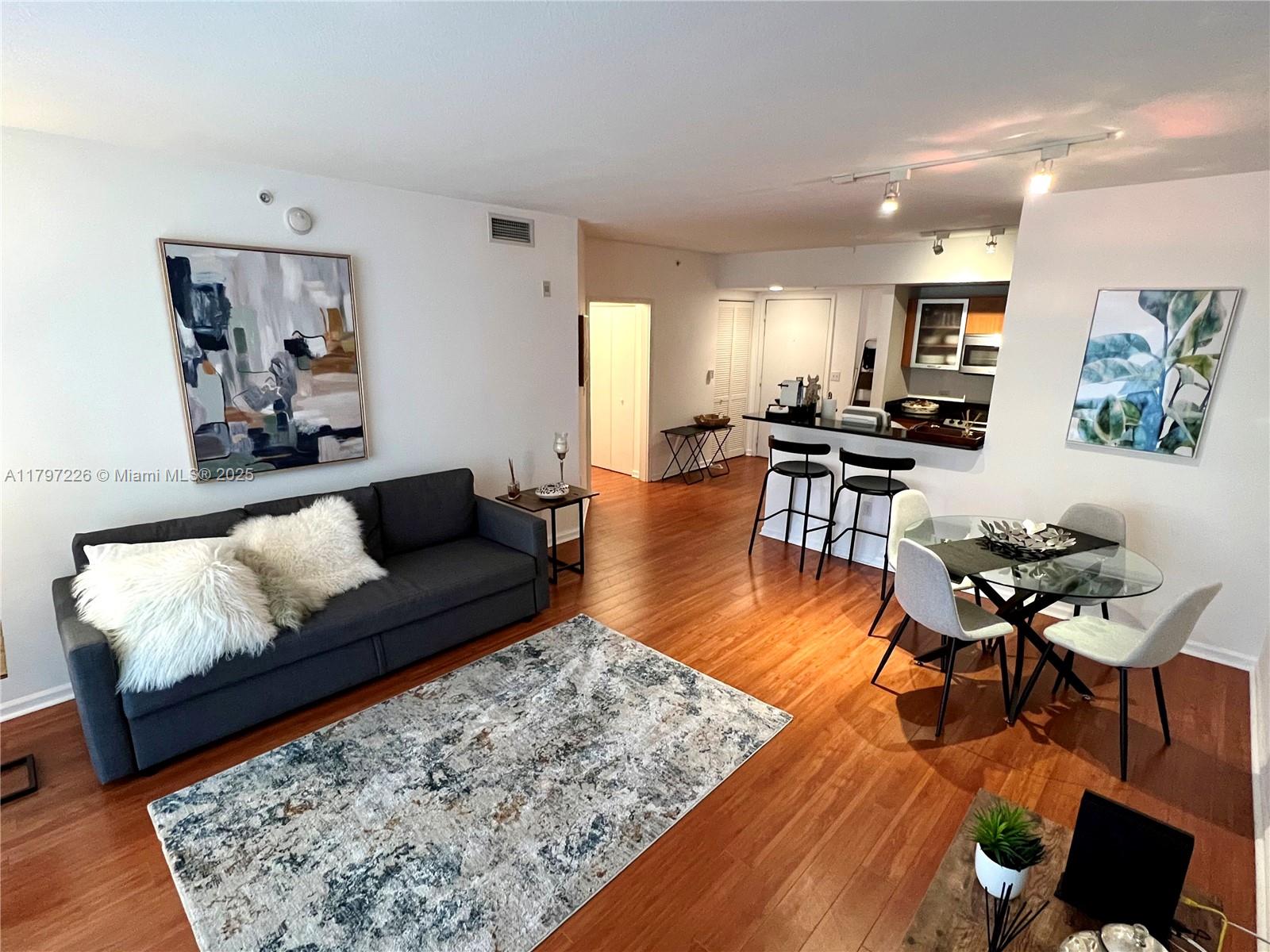 2775 Ne 187th St 319, Aventura, Miami-Dade County, Florida - 1 Bedrooms  
1 Bathrooms - 