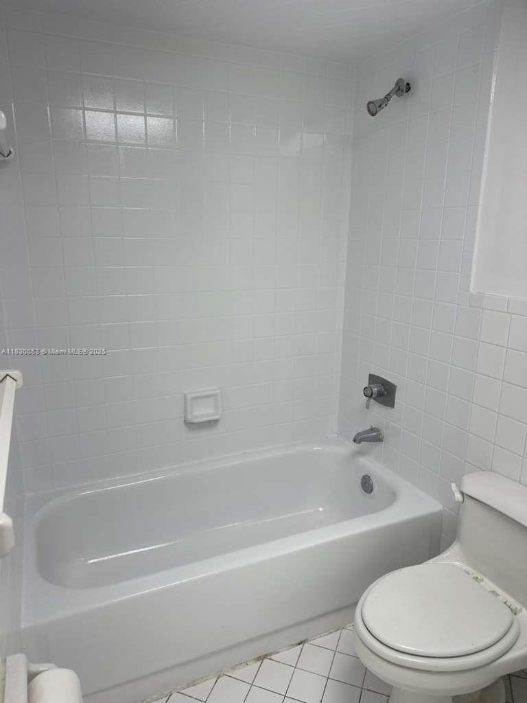 BREAKWATERS OF THE PALM B - Residential