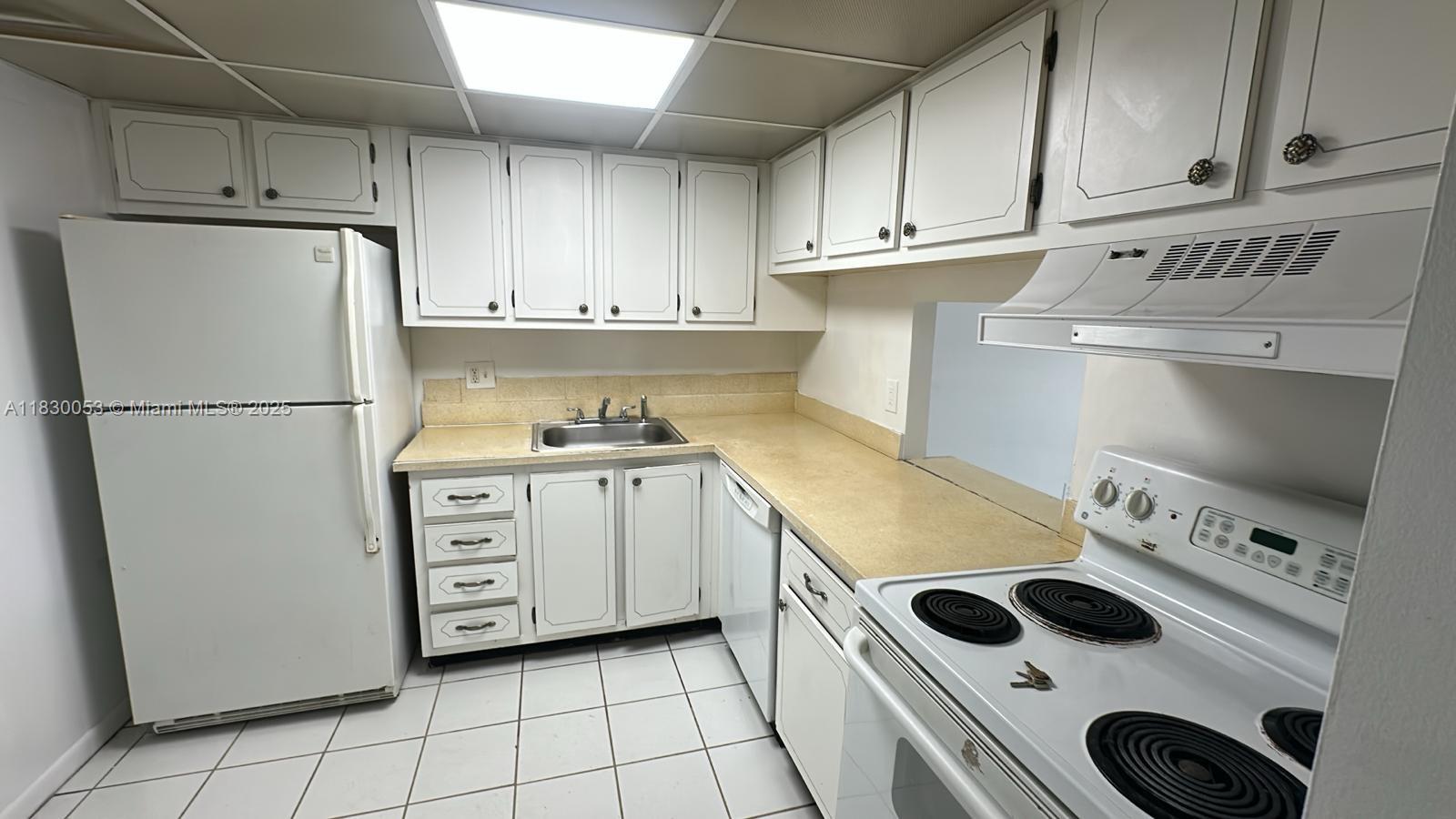 Submit all offers via MLS Offers YOU CANT RENT IT THE FIRST YEAR!!!!! Call the realtor 48 hours in advance to request a showing!!!