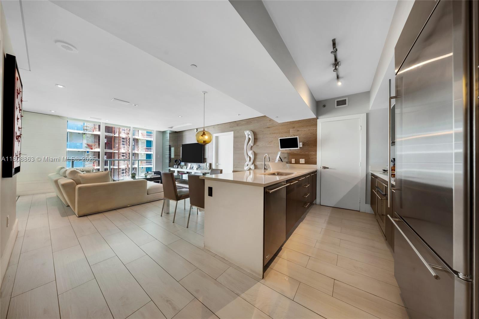 55 SE 6th St 2803