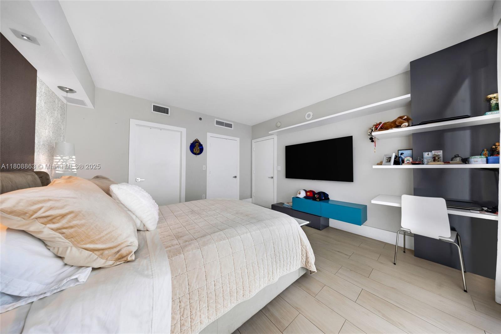 500 BRICKELL WEST CONDO - Residential