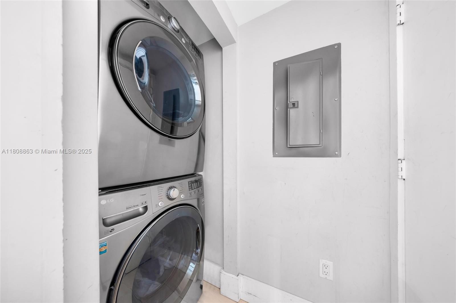 500 BRICKELL WEST CONDO - Residential