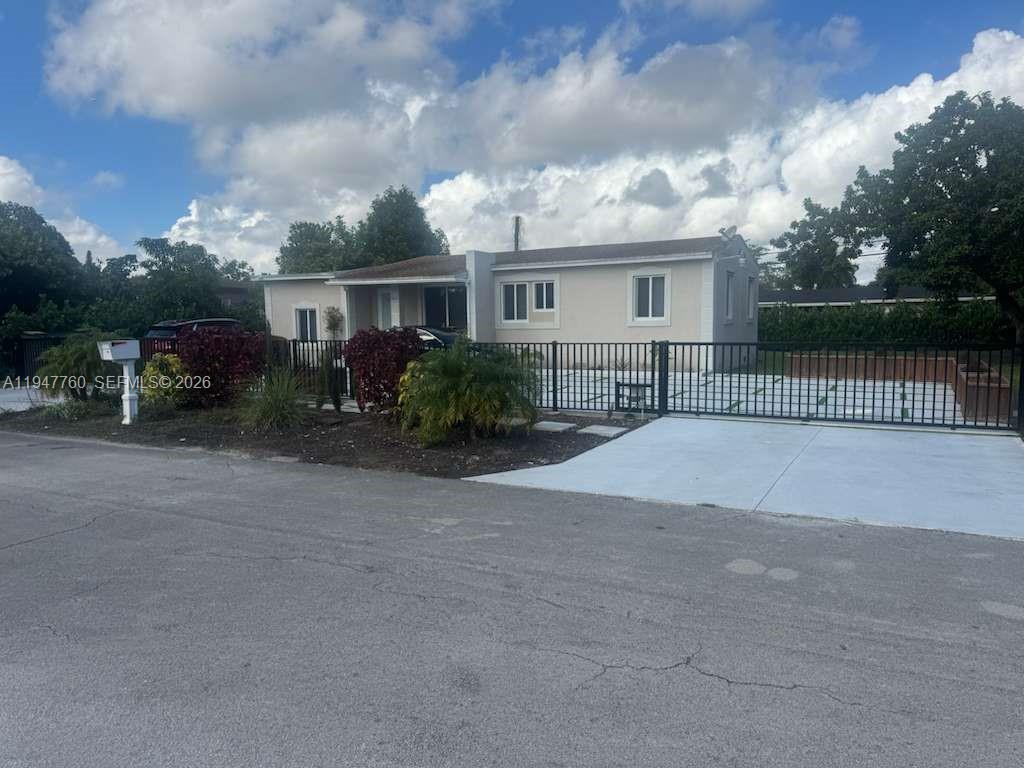 BISCAYNE GARDENS SEC F PT - Residential