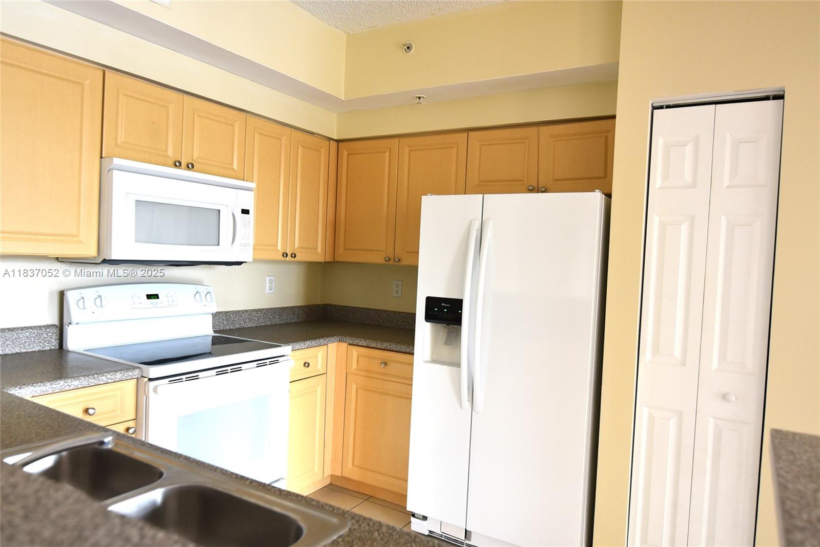 EL-AD RESIDENCES AT MIRAM - Residential