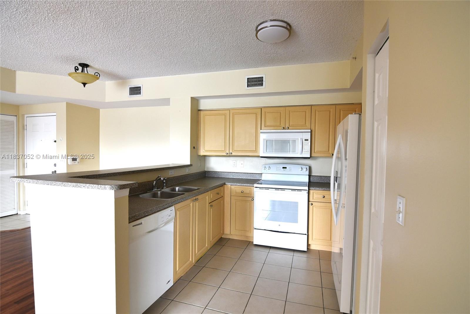 EL-AD RESIDENCES AT MIRAM - Residential