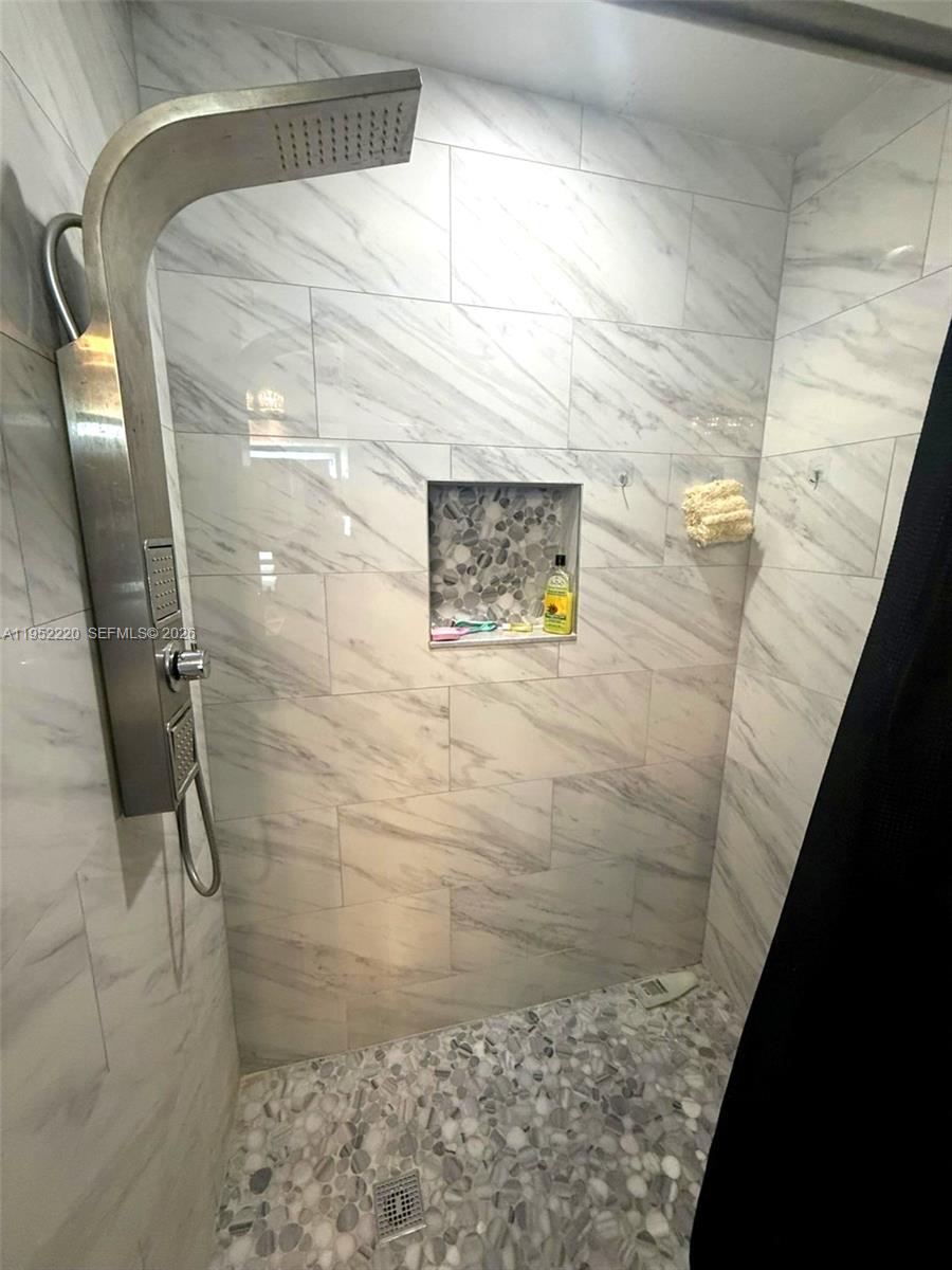 PASADENA LAKES SOUTH - Residential