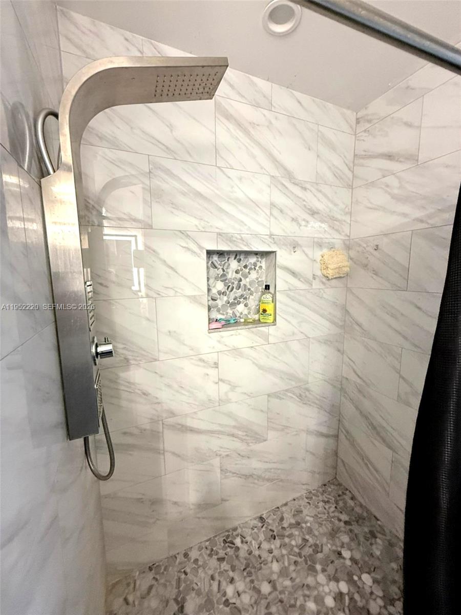 PASADENA LAKES SOUTH - Residential