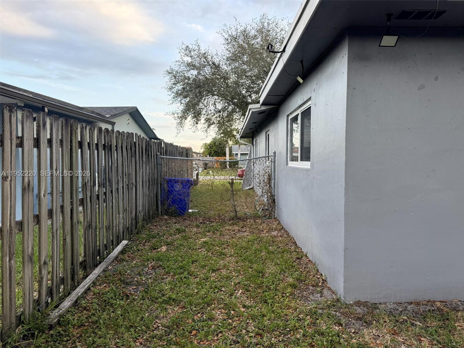 PASADENA LAKES SOUTH - Residential