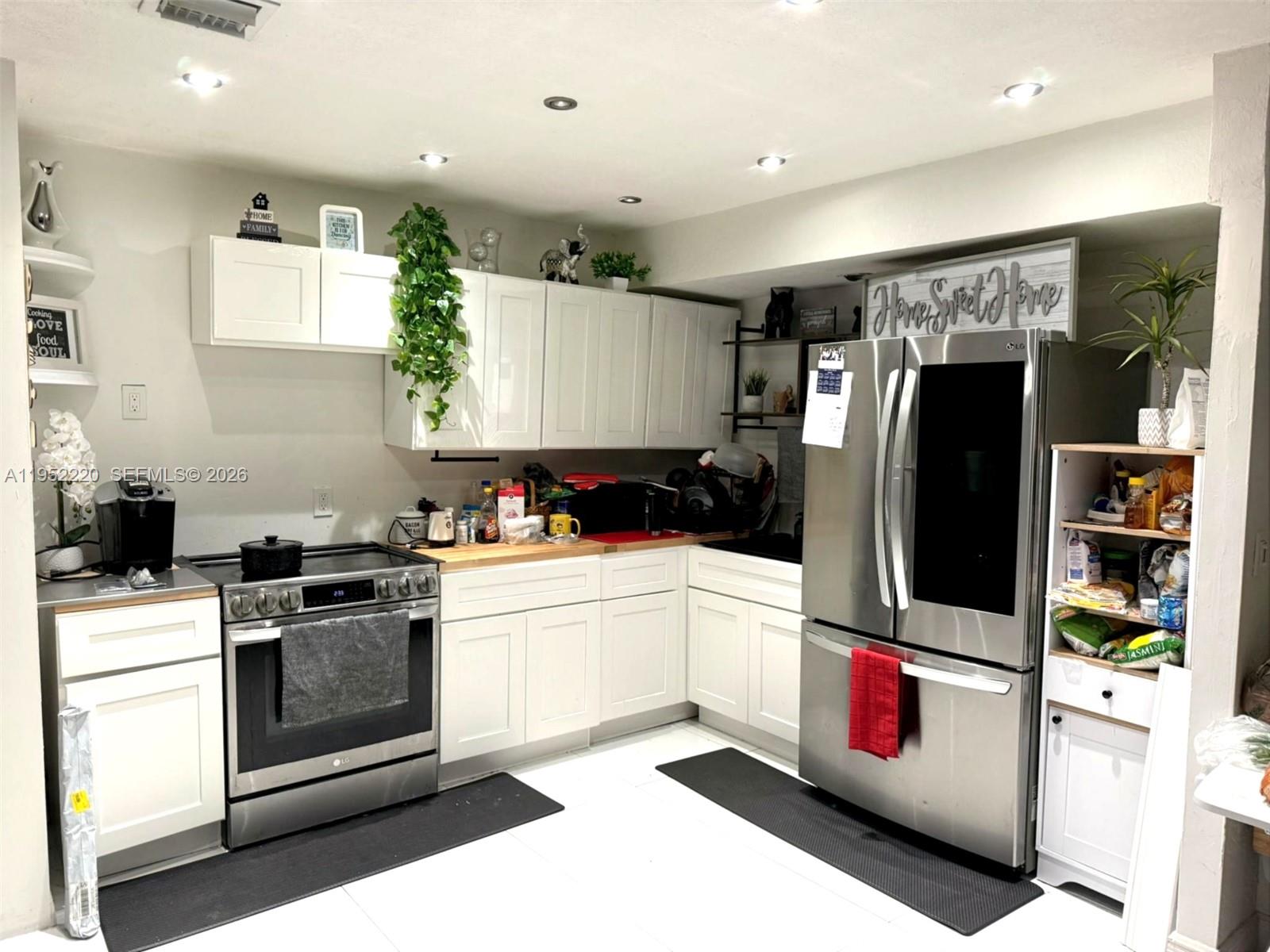 PASADENA LAKES SOUTH - Residential