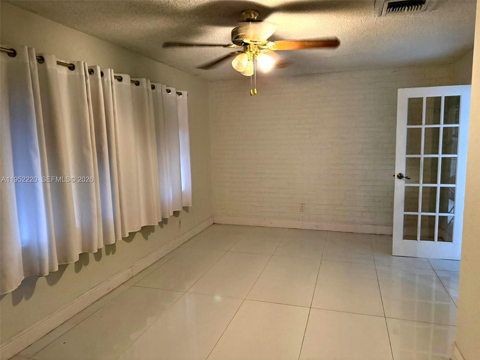 PASADENA LAKES SOUTH - Residential