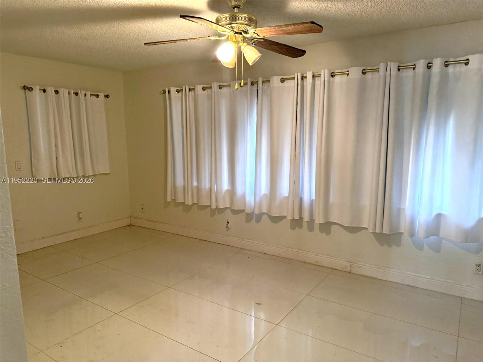 PASADENA LAKES SOUTH - Residential