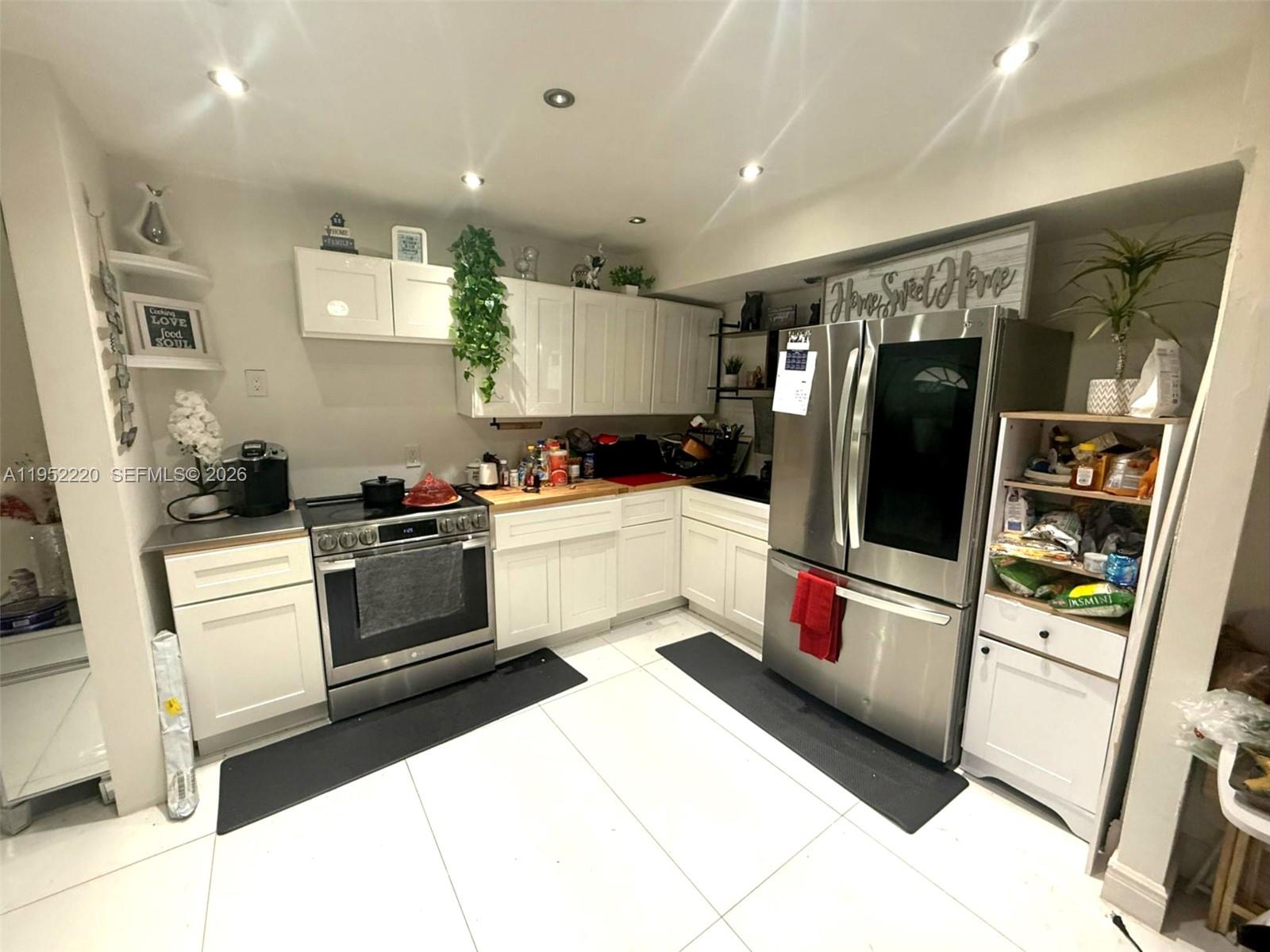 PASADENA LAKES SOUTH - Residential