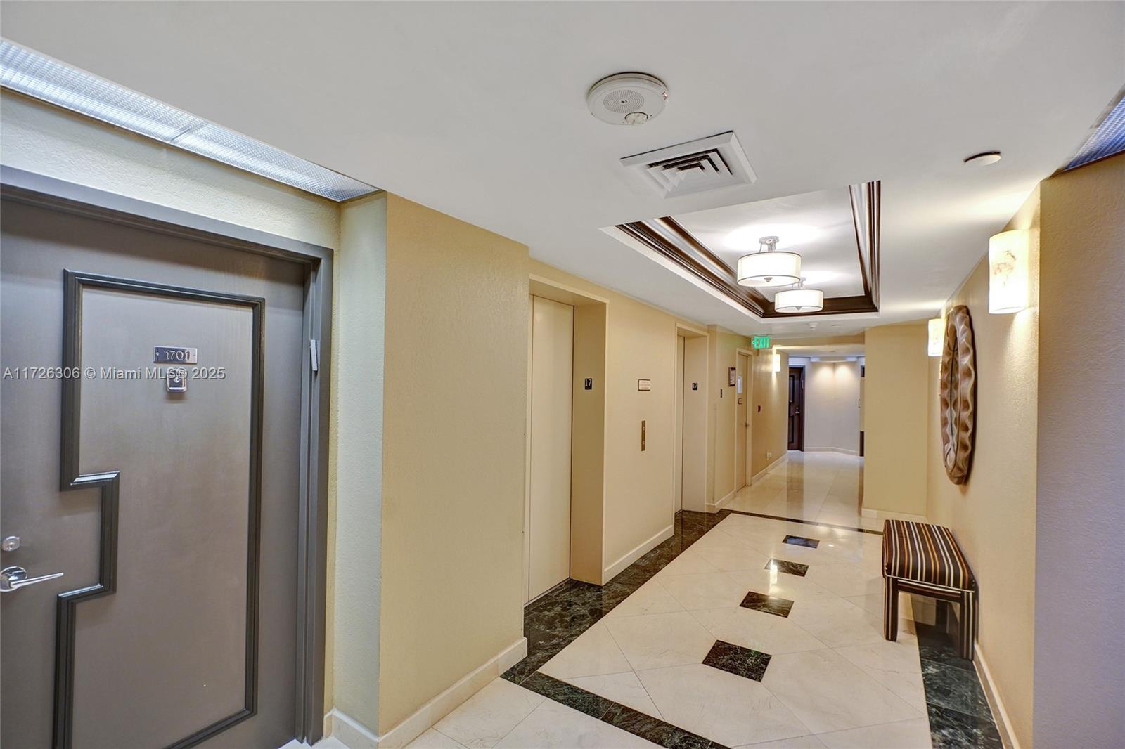 3600 Yatch Club Dr 1701