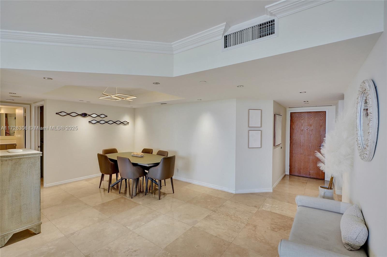 3600 Yatch Club Dr 1701