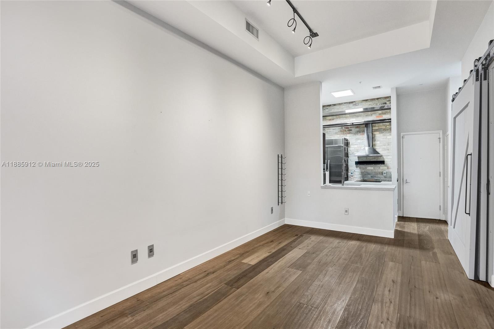 CITYPLACE SOUTH TOWER CON - Residential Lease
