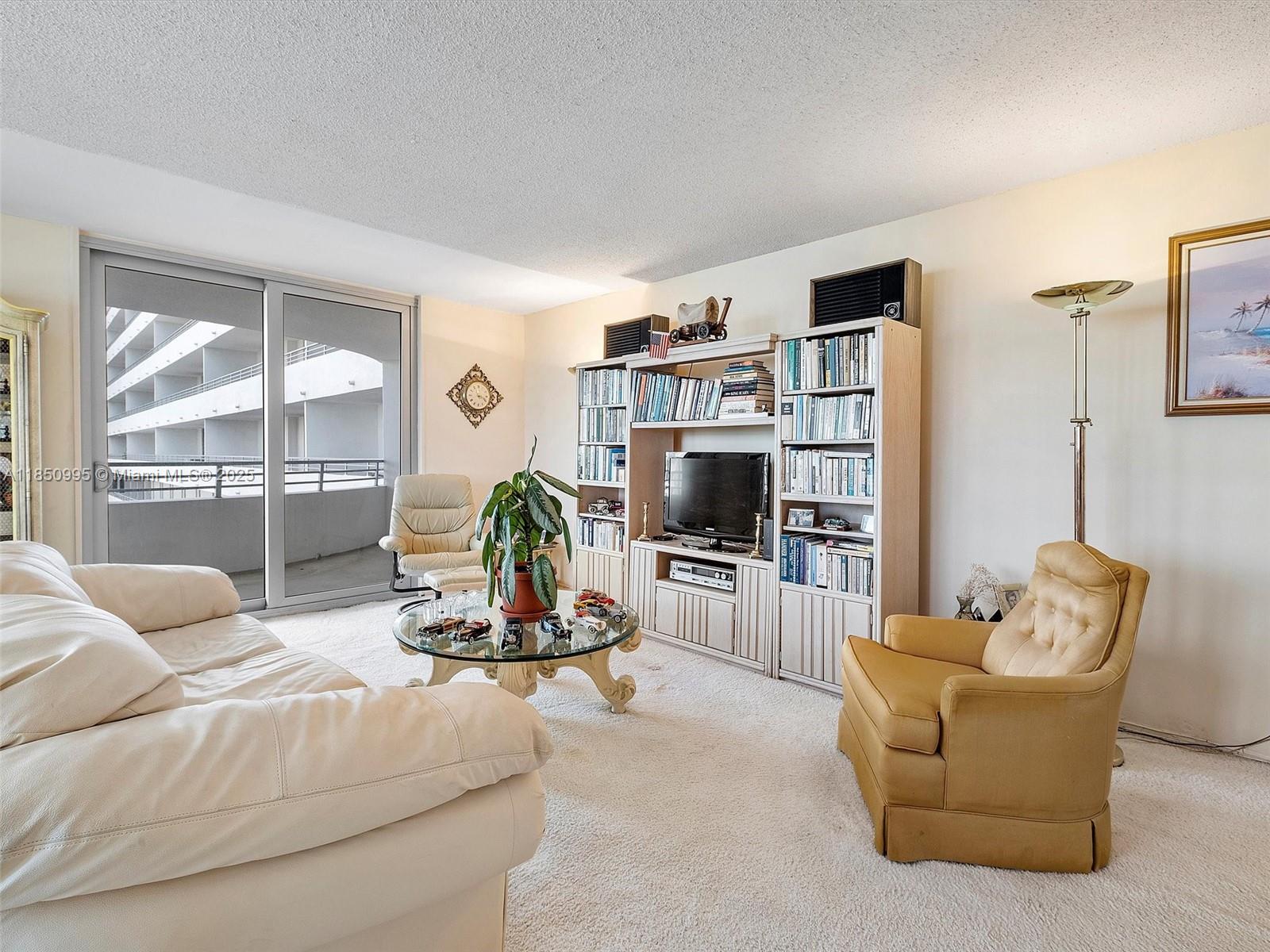 5555 Collins Ave 4S