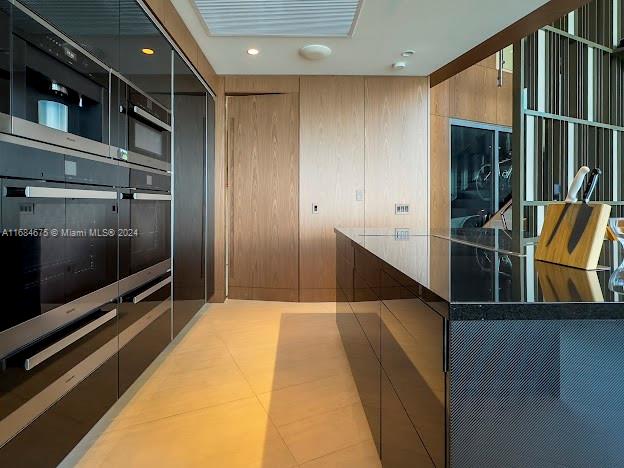 18555 COLLINS AVENUE COND - Residential Lease