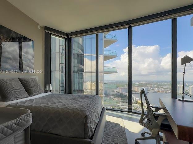 18555 COLLINS AVENUE COND - Residential Lease