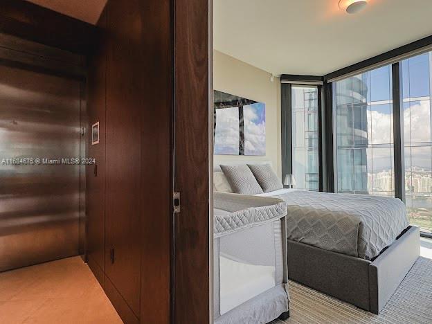 18555 COLLINS AVENUE COND - Residential Lease