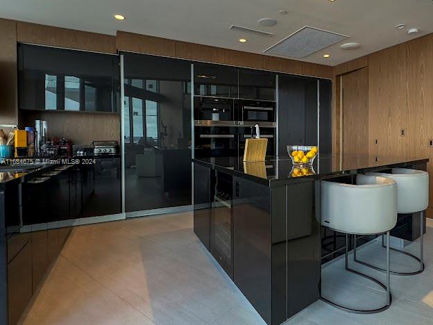 18555 COLLINS AVENUE COND - Residential Lease