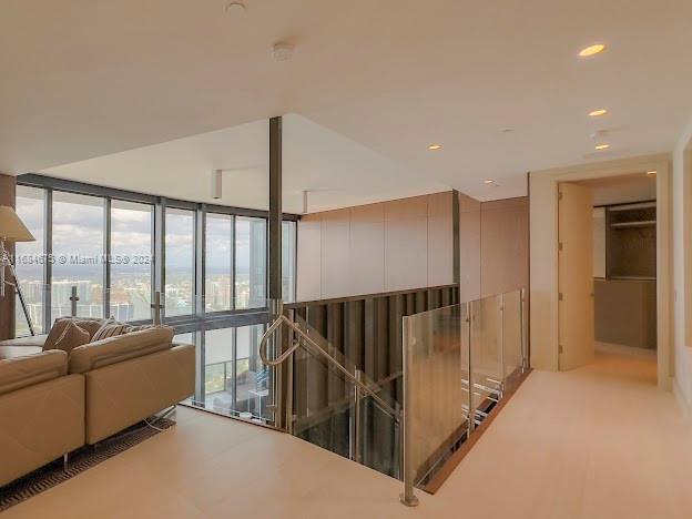 18555 COLLINS AVENUE COND - Residential Lease