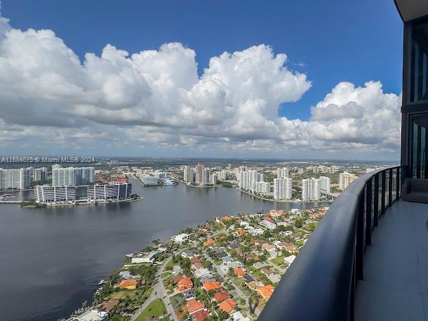 18555 COLLINS AVENUE COND - Residential Lease