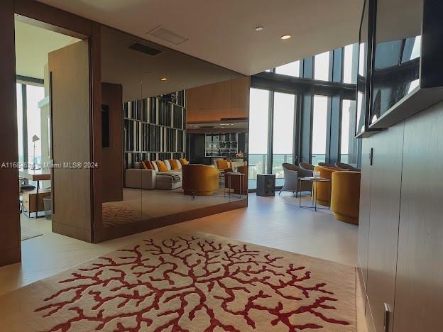 18555 COLLINS AVENUE COND - Residential Lease