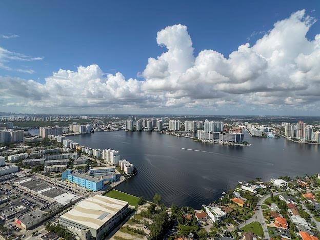 18555 COLLINS AVENUE COND - Residential Lease