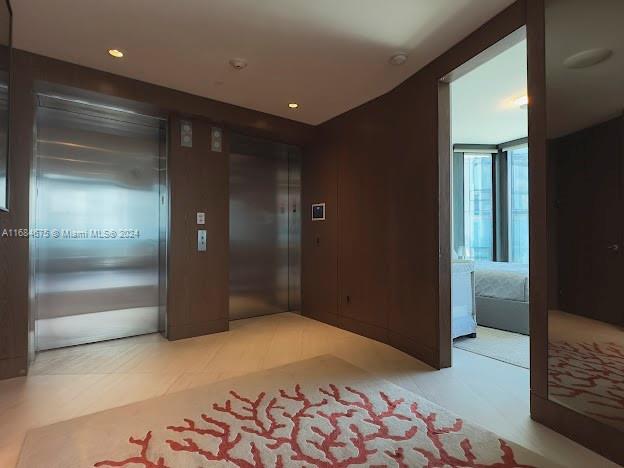 18555 COLLINS AVENUE COND - Residential Lease